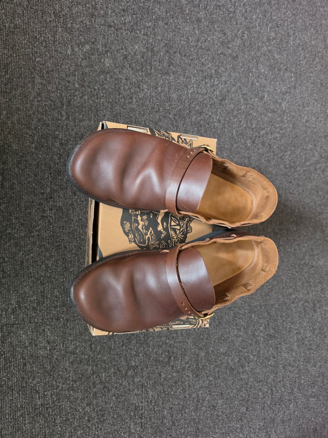 오로라슈즈 AURORA SHOE MIDDLE ENGLISH (Brown) 상품이미지1