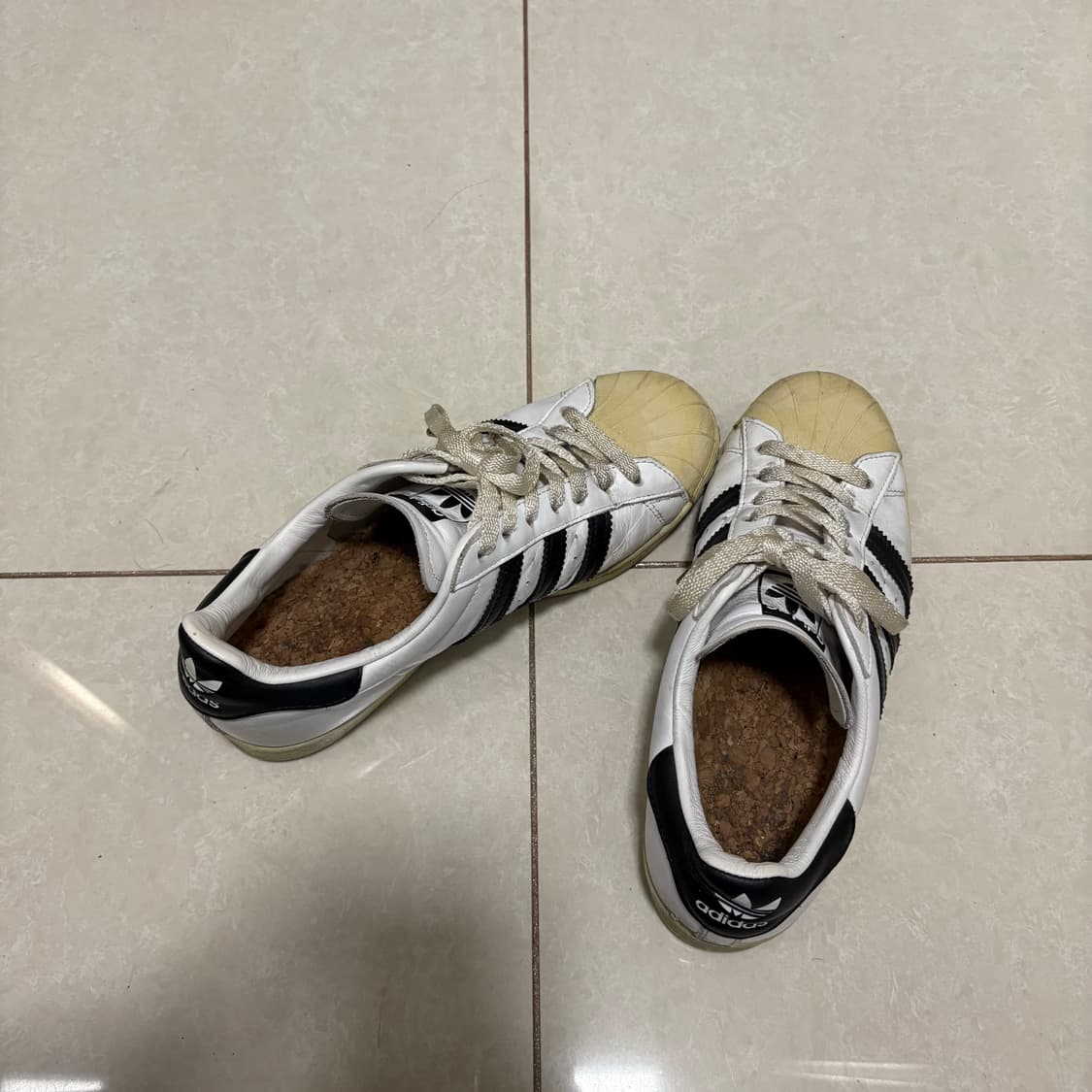 아디다스 슈퍼스타 프리미엄 화이트 블랙 상품이미지2