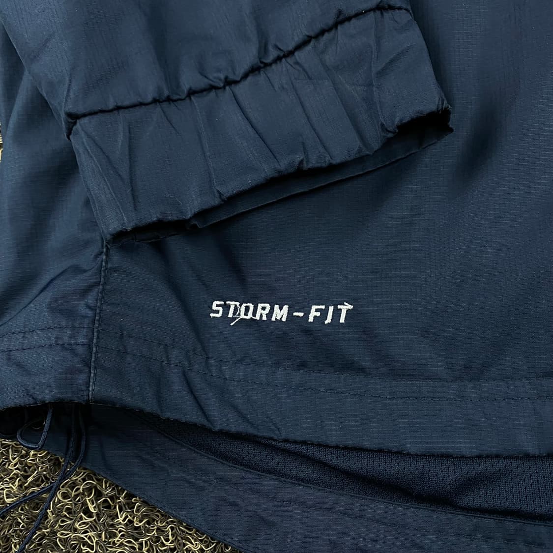 나이키 스우시 바르셀로나 네이비 바람막이 상품이미지4