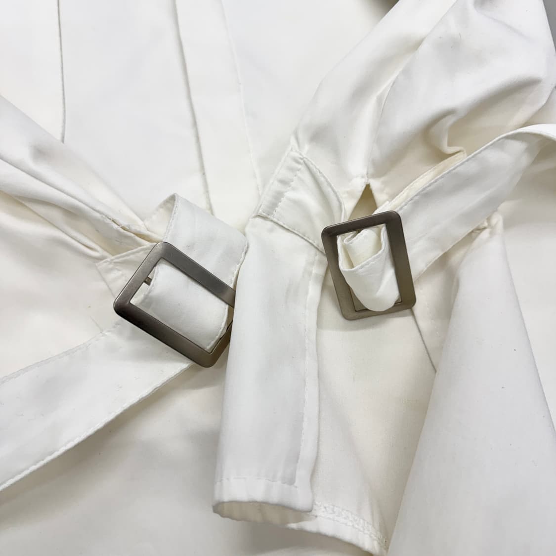 Trip le sens 미니멀 화이트 셔츠 상품이미지5