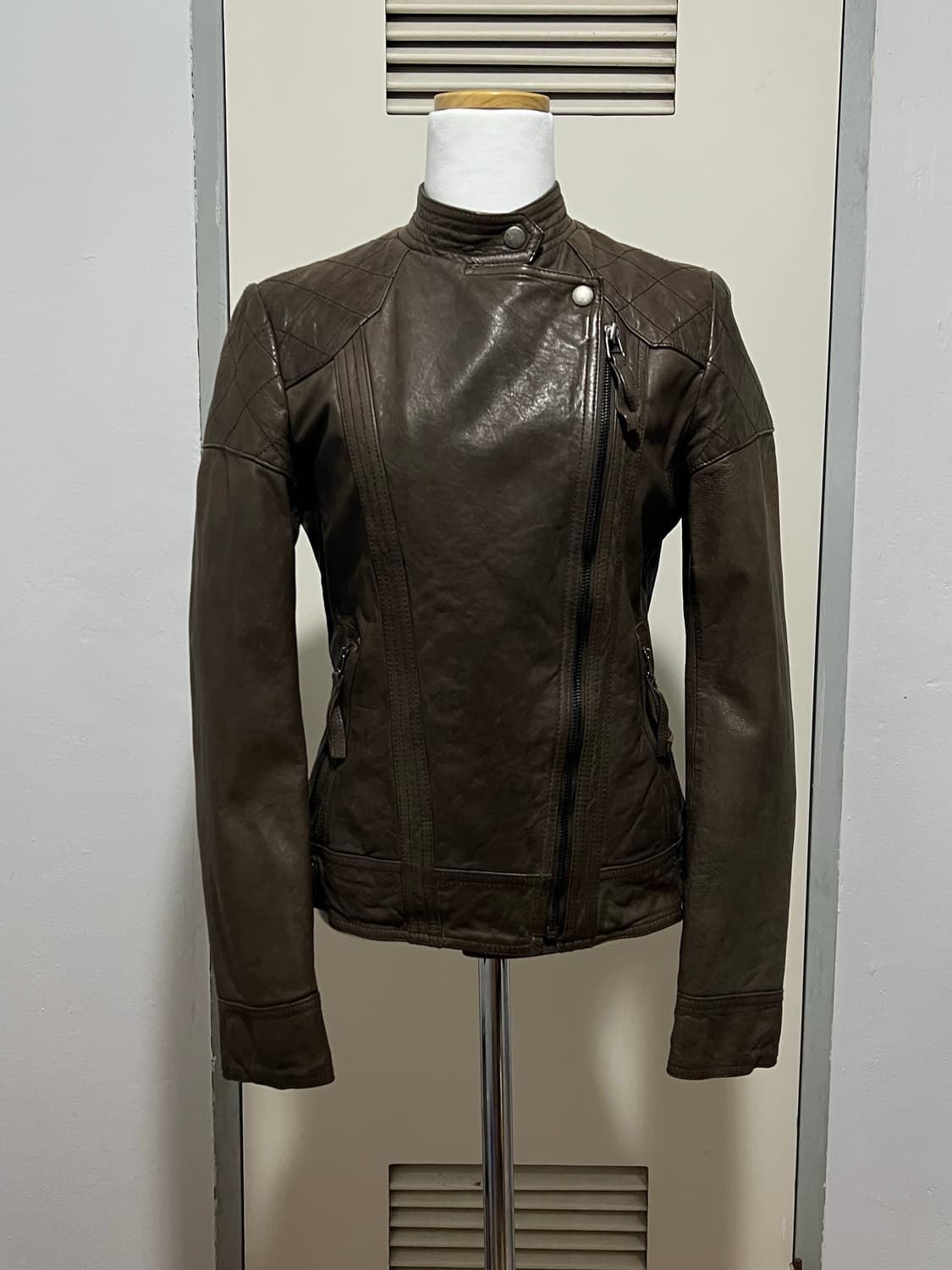 Guess real leather-jacket 상품이미지1