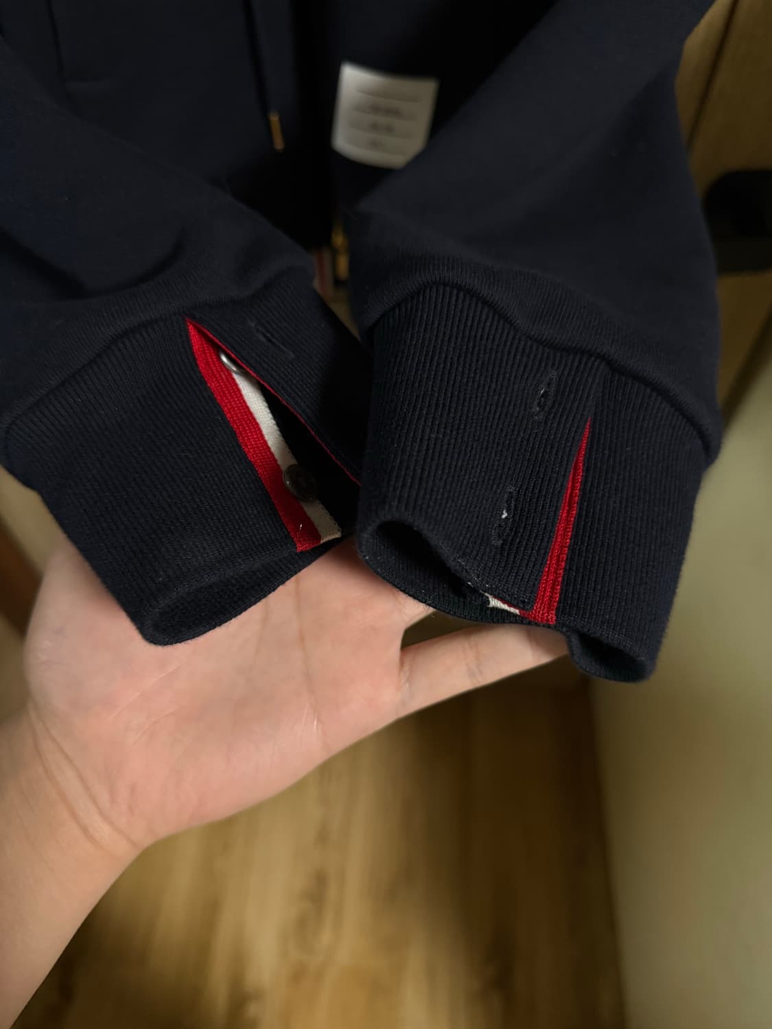 톰브라운 백삼선 금장 후드집업 네이비 신형 5  상품이미지7