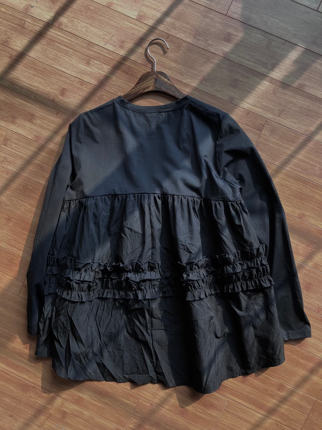 블랙 프릴 티셔츠  상품이미지2