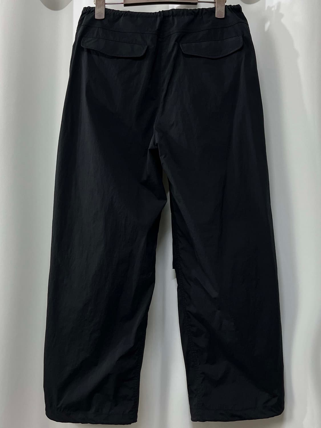 무신사 스탠다드 파라프루퍼 나일론 팬츠 상품이미지2