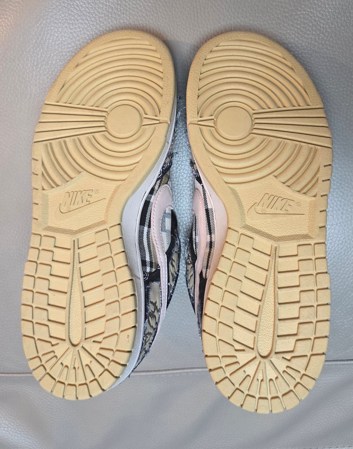 나이키 트래비스 스캇 SB 덩크 로우 245 벗김 (리버스) 상품이미지8