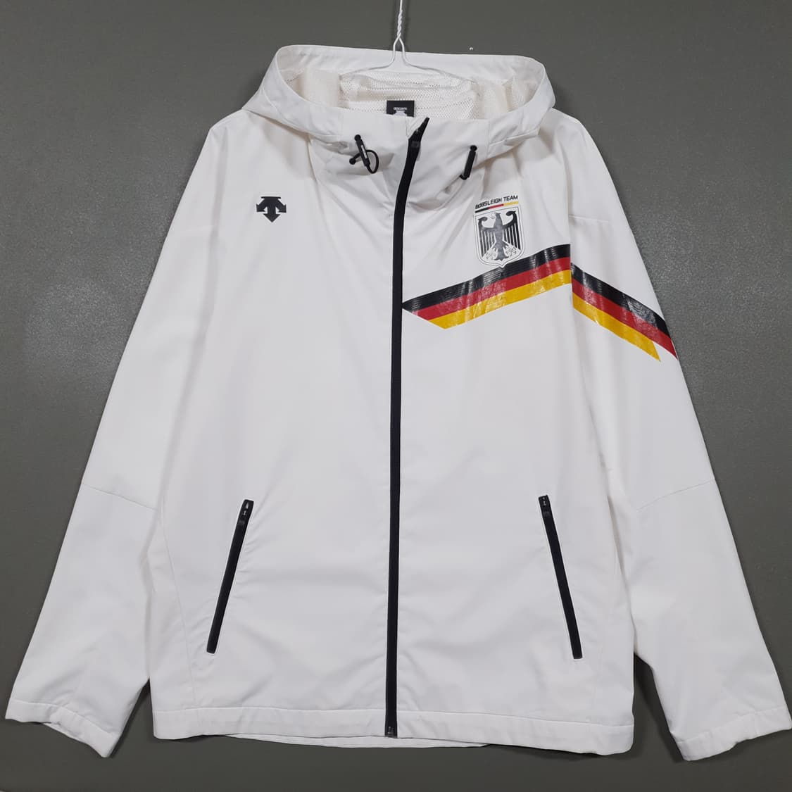 XL) 데상트 독일 레플리카 라인 바람막이 자켓 후드 점퍼 화이트 105 상품이미지2