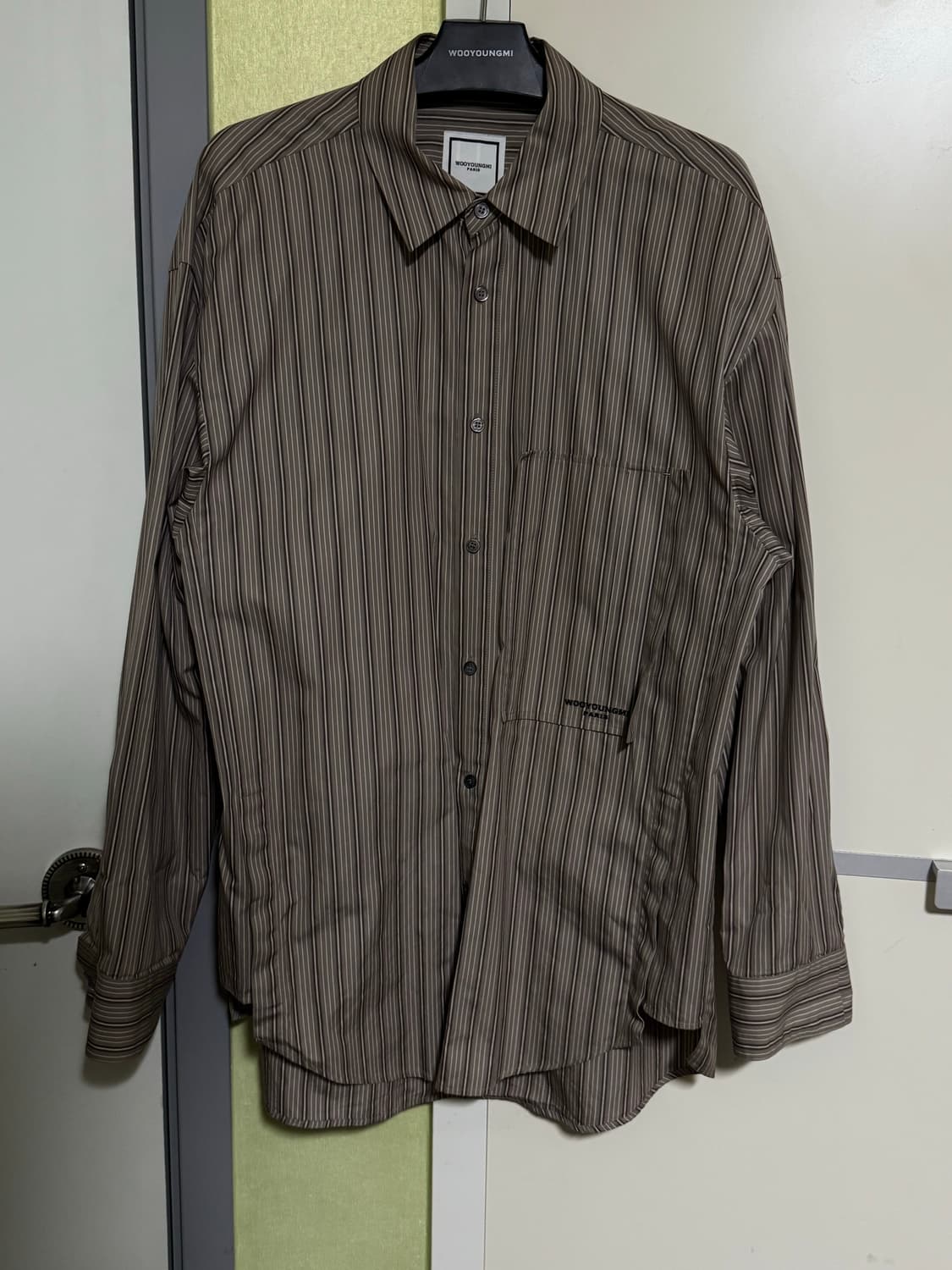 우영미 백로고 스트라이프 셔츠 브라운 48 상품이미지2