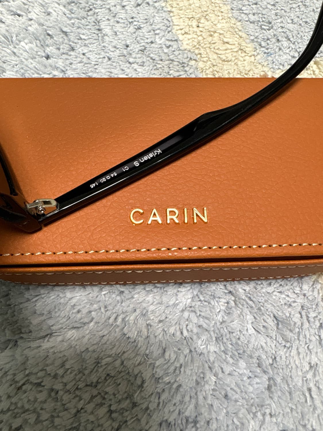 카린 선글라스 판매합니다 상품이미지3