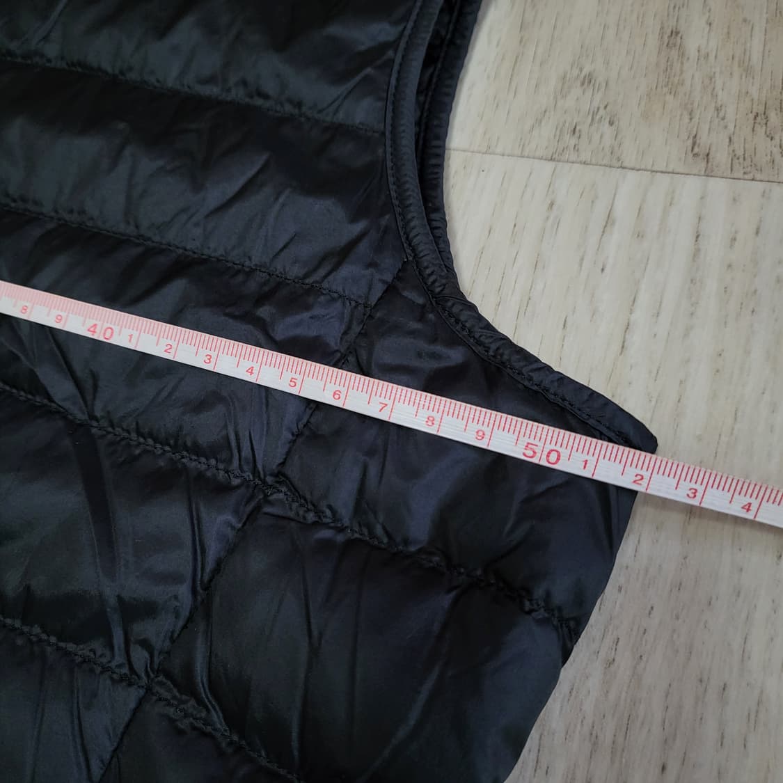 유니클로 구스다운경량패딩조끼 95-100 상품이미지7