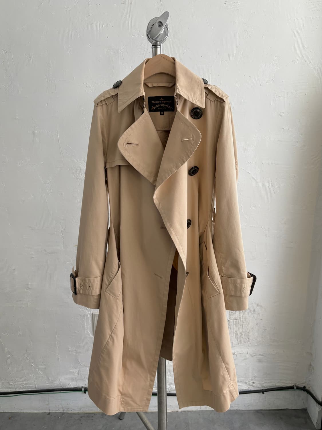 Vivienne Westwood 비비안웨스트우드 베이지 더블 코트 상품이미지2