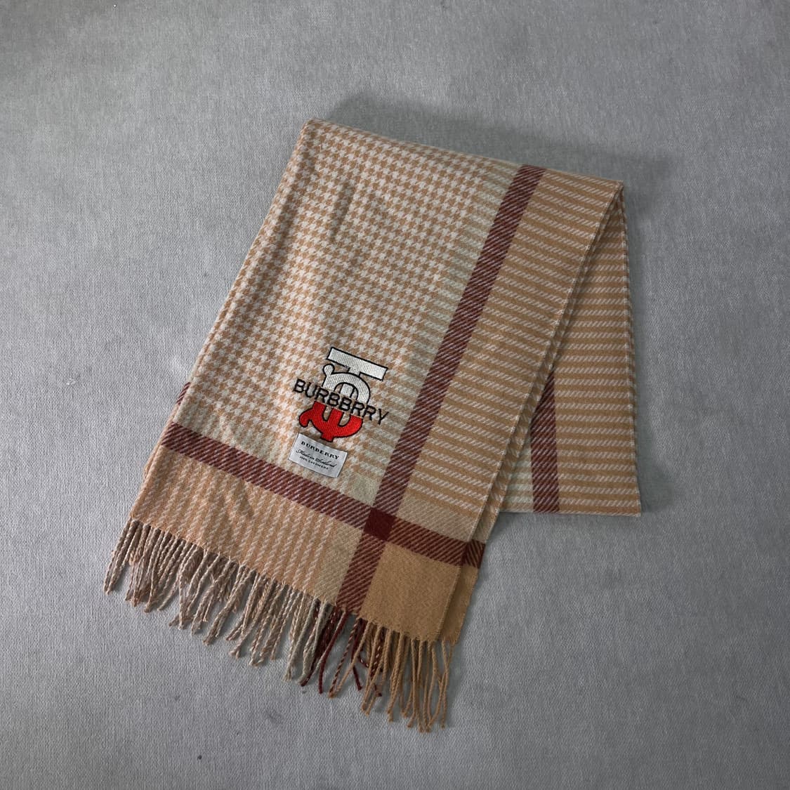 버버리 자수로고 캐시미어 머플러  상품이미지1