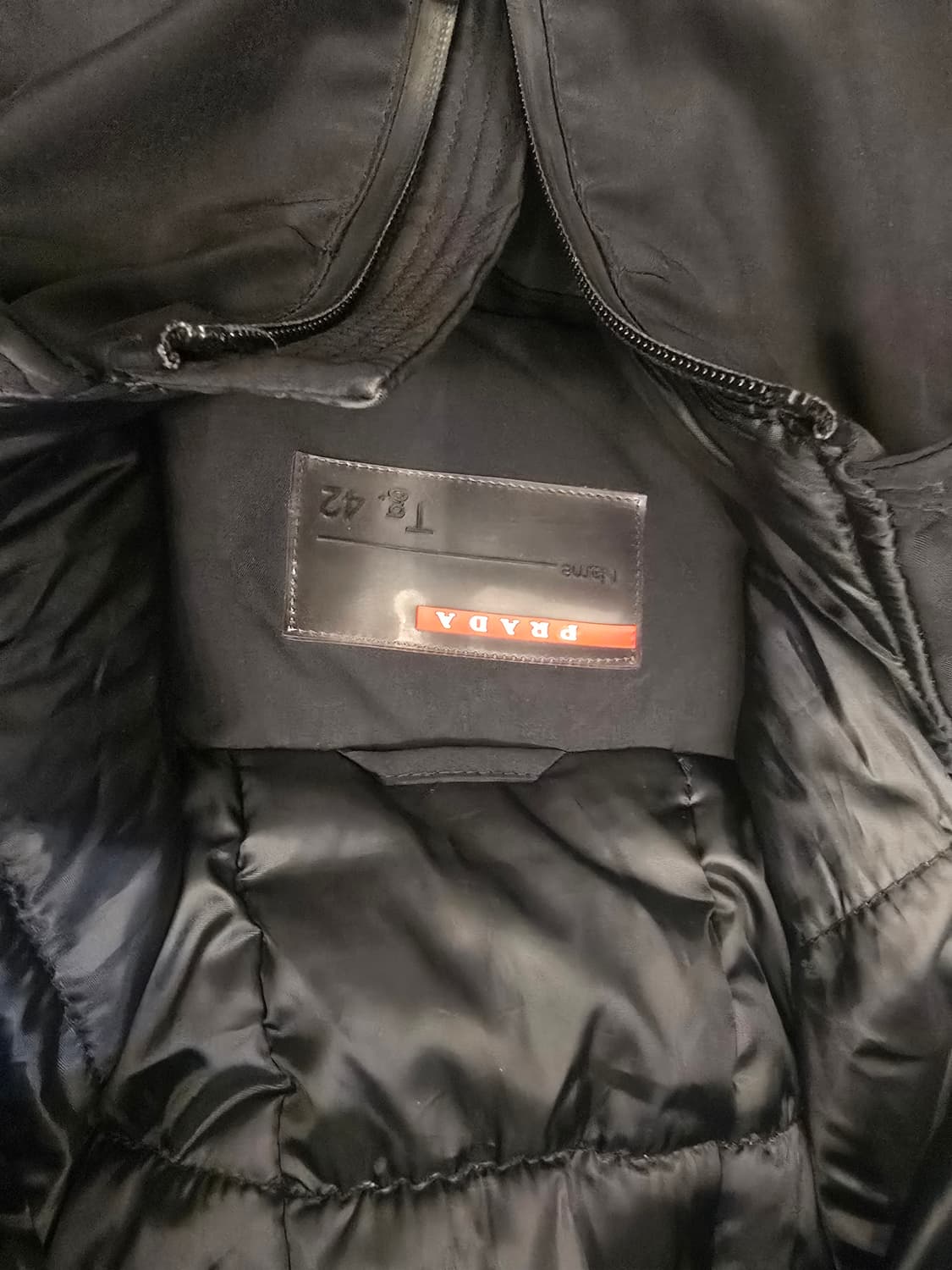 프라다(Prada) 블랙 다운 패딩 상품이미지8