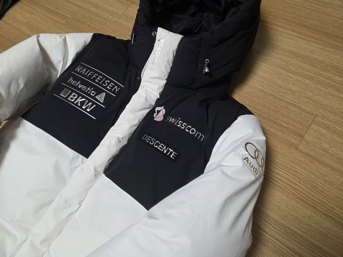 데상트 스위스 스키팀 엣지 와펜  롱패딩 점퍼 상품이미지3