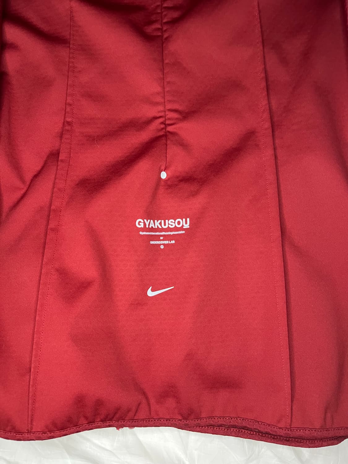 언더커버 나이키 갸쿠소우 버건디 후디드 러닝 재킷 상품이미지3