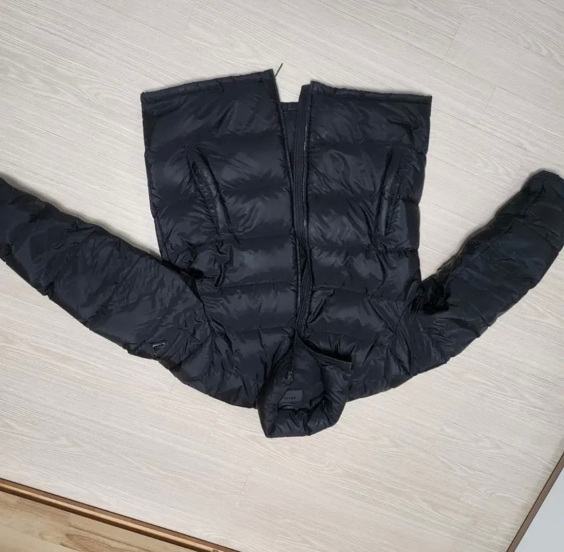 프라다 삼각로고 패딩 56(2xl) 상품이미지4