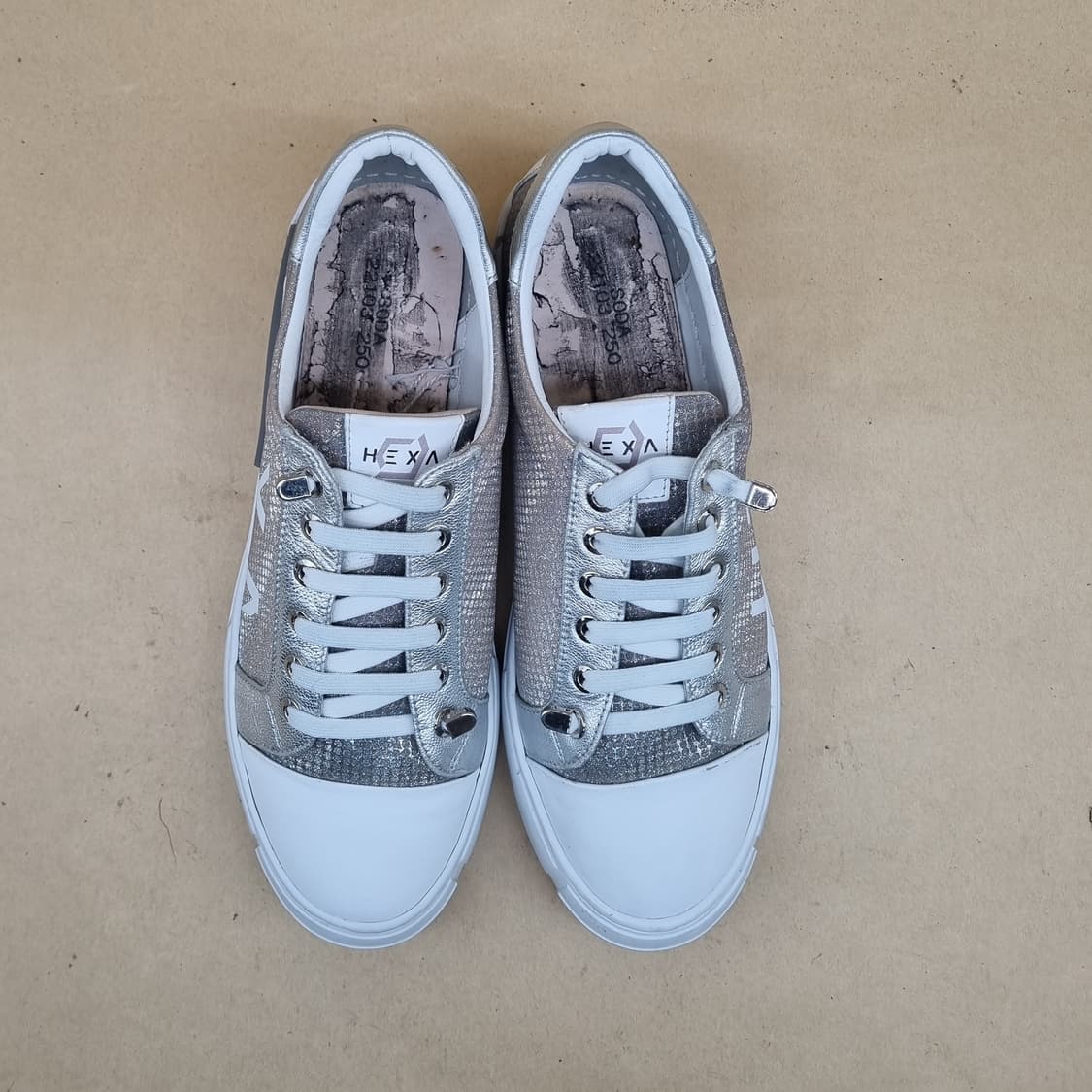 소다 헥사라인 캐주얼 스니커즈250 상품이미지2