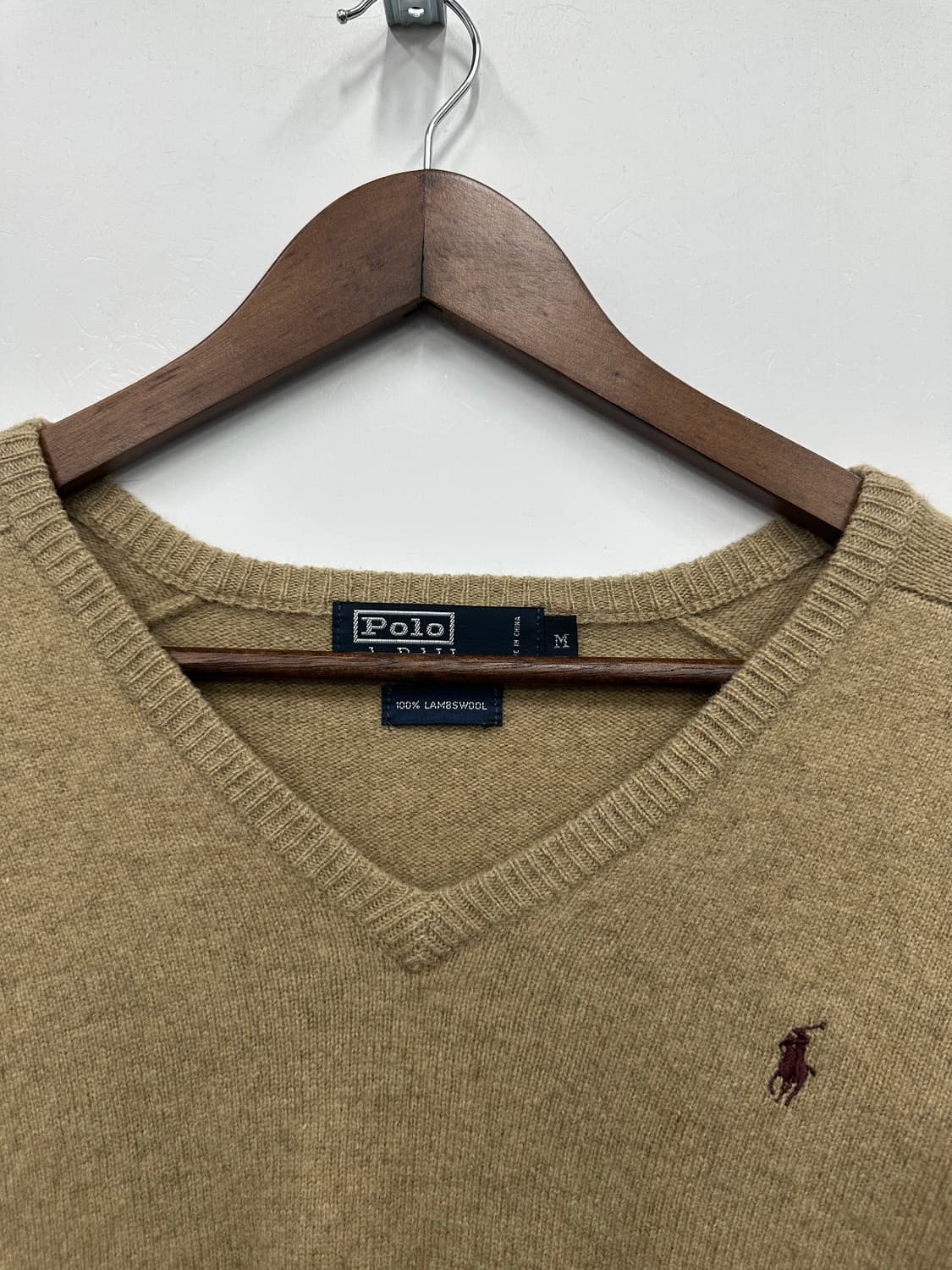 폴로 베이지 브이넥 니트  상품이미지2