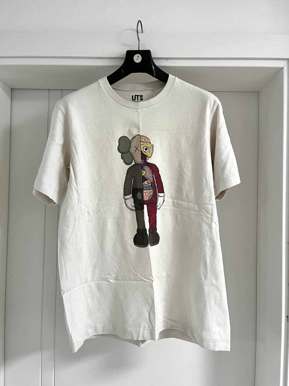 ⭐️유니클로 x kaws(카우스) 해부 반팔티(L)⭐️ 상품이미지1