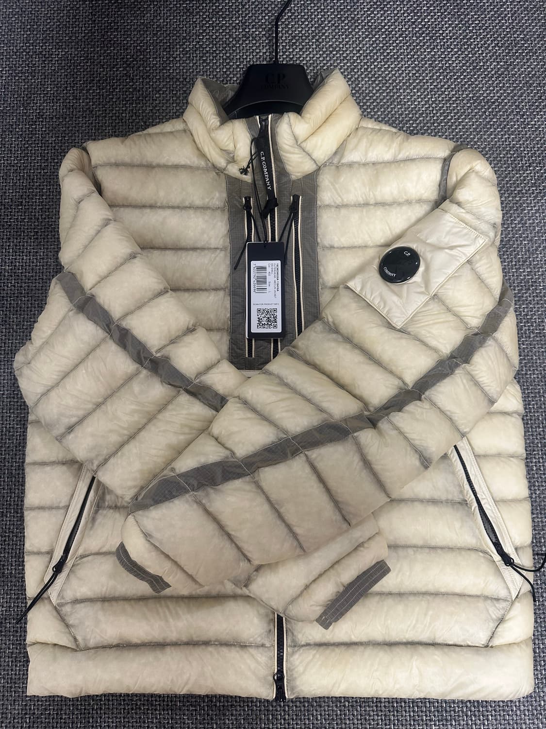 cp컴퍼니/DD쉘 라지/피스타치오 베이지 상품이미지1