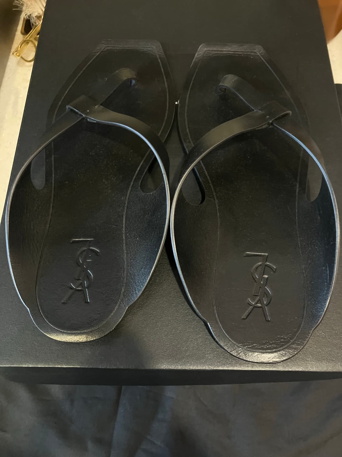 Saint laurent 생로랑 - 이슬라 플랫 샌들 Isla 상품이미지2