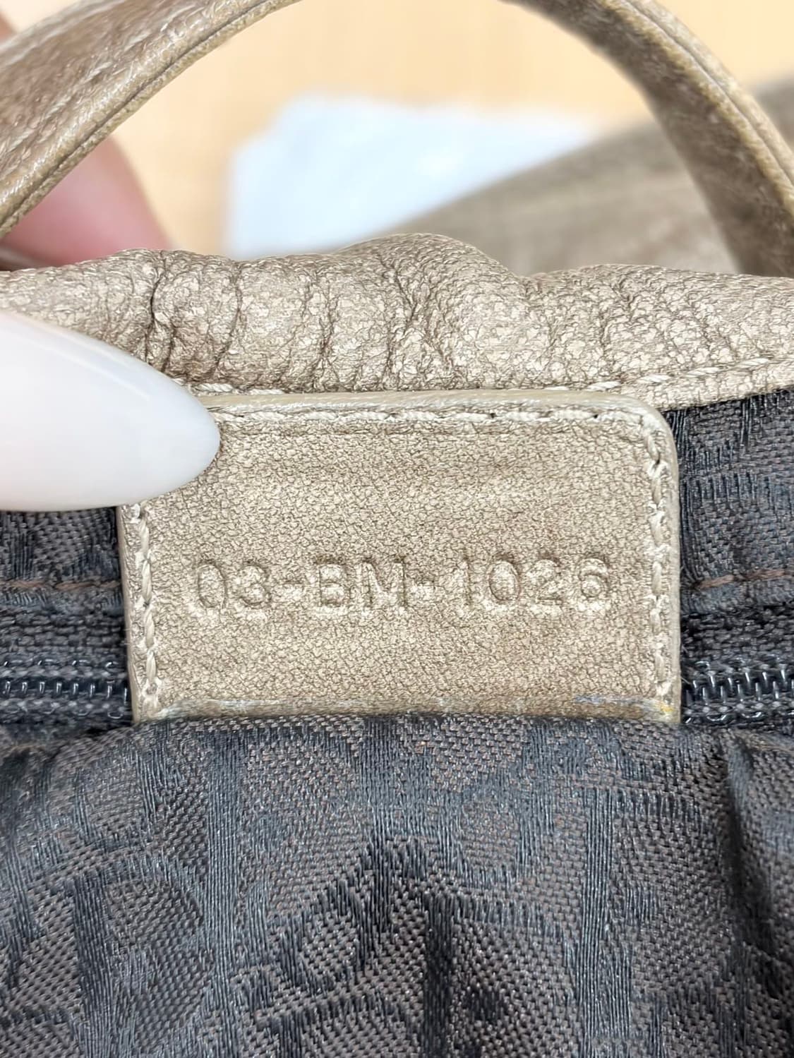 크리스찬 디올 브라운 까나쥬 램스킨 드로스트링 버킷백  상품이미지9