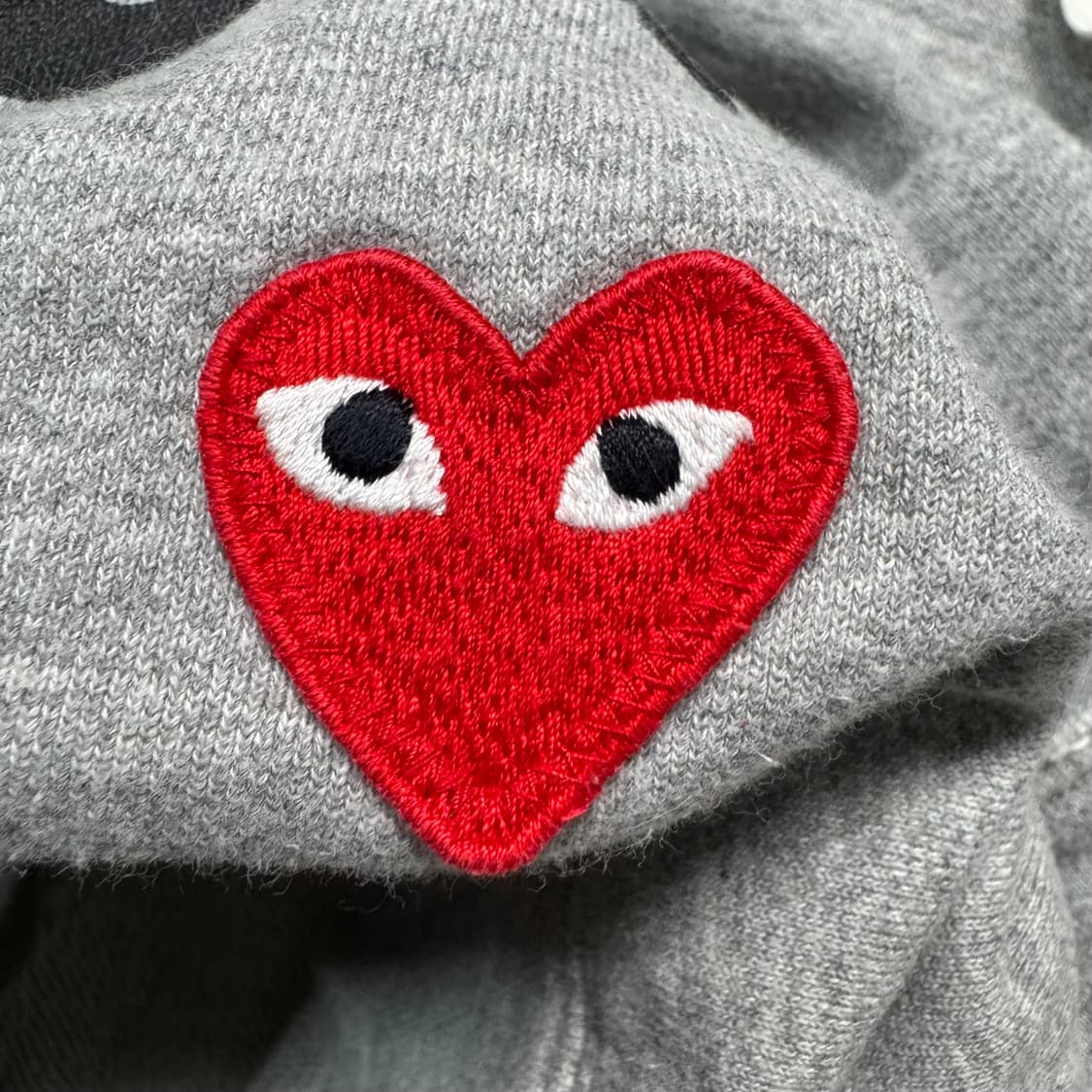 Name : 꼼데가르송 시그니처 미드로고 그레이컬러 후드티 :)  상품이미지4