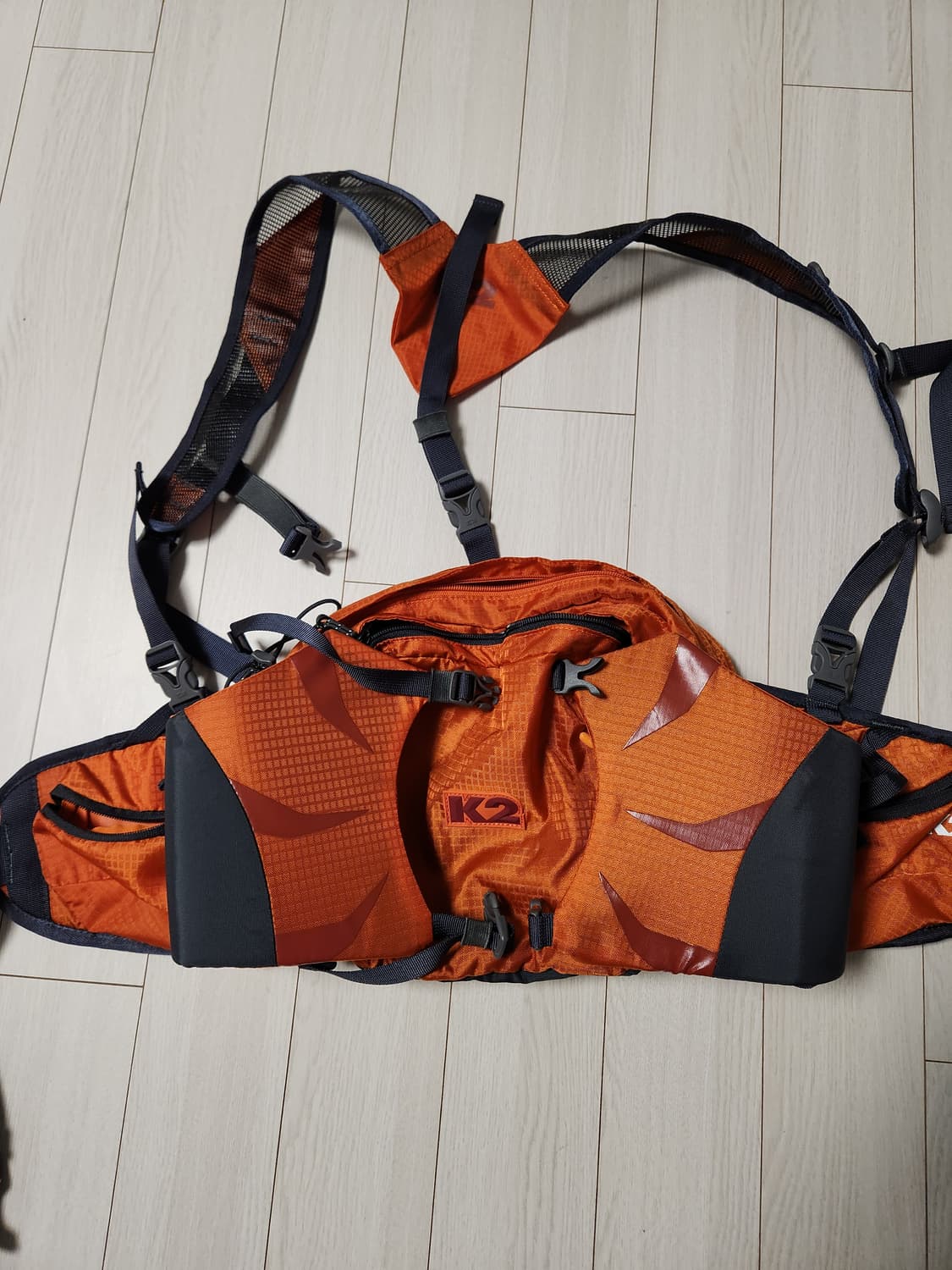 새상품급)k2 등산배낭 힙색

오염 하자 없이 깨끗해요^^

세탁해뒀어요 상품이미지1