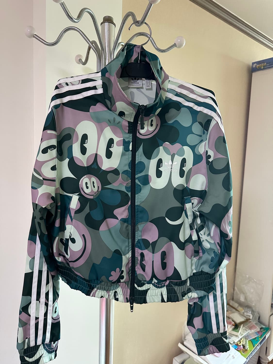 아디다스 오리지널스 갤러리 컬렉션의 해티 스튜어트 트랙 재킷 상품이미지1