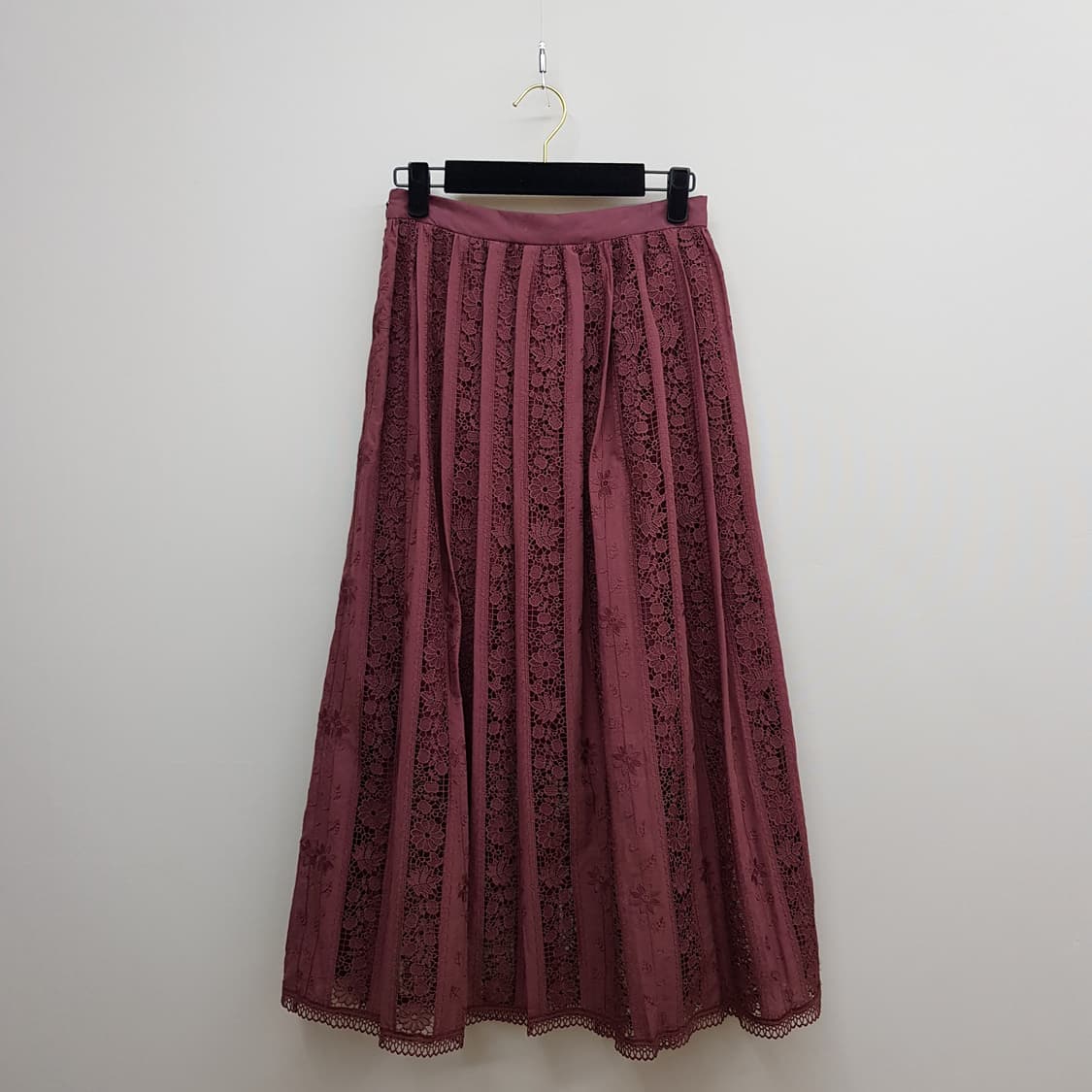 질스튜어트 2021 플라워 레이스 플리츠 롱 스커트 85-94-160 상품이미지4