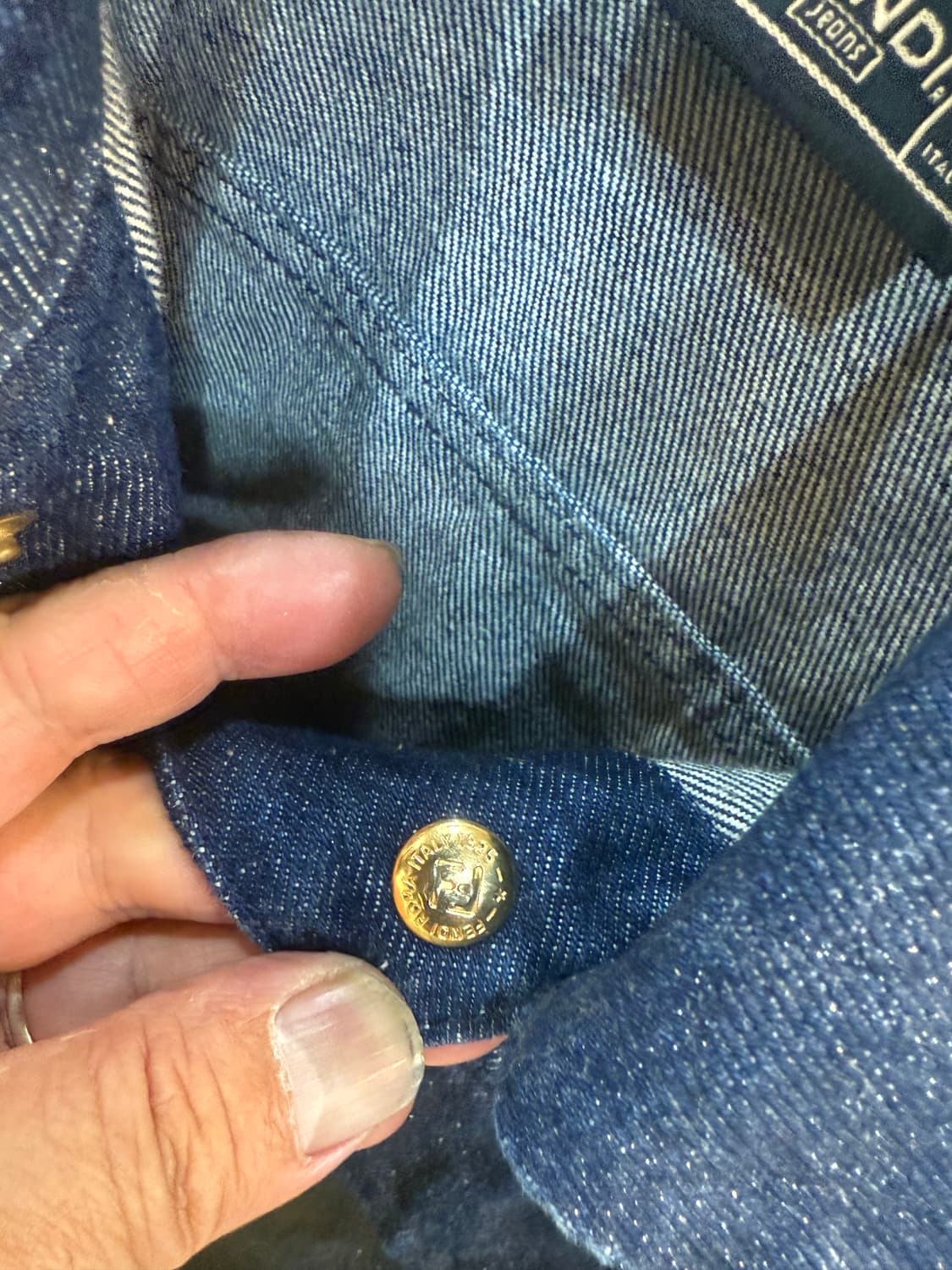 38/44-55 정품 펜디 크롭 데님자켓 팝니다 상품이미지3