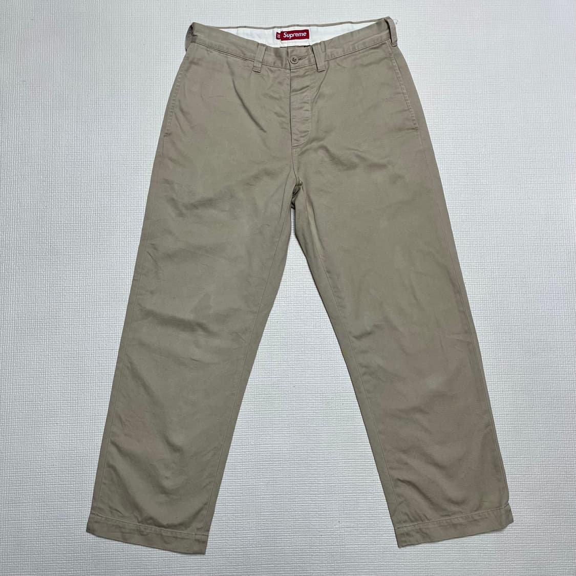 슈프림 23FW 핀업걸 치노 팬츠 카키 상품이미지3