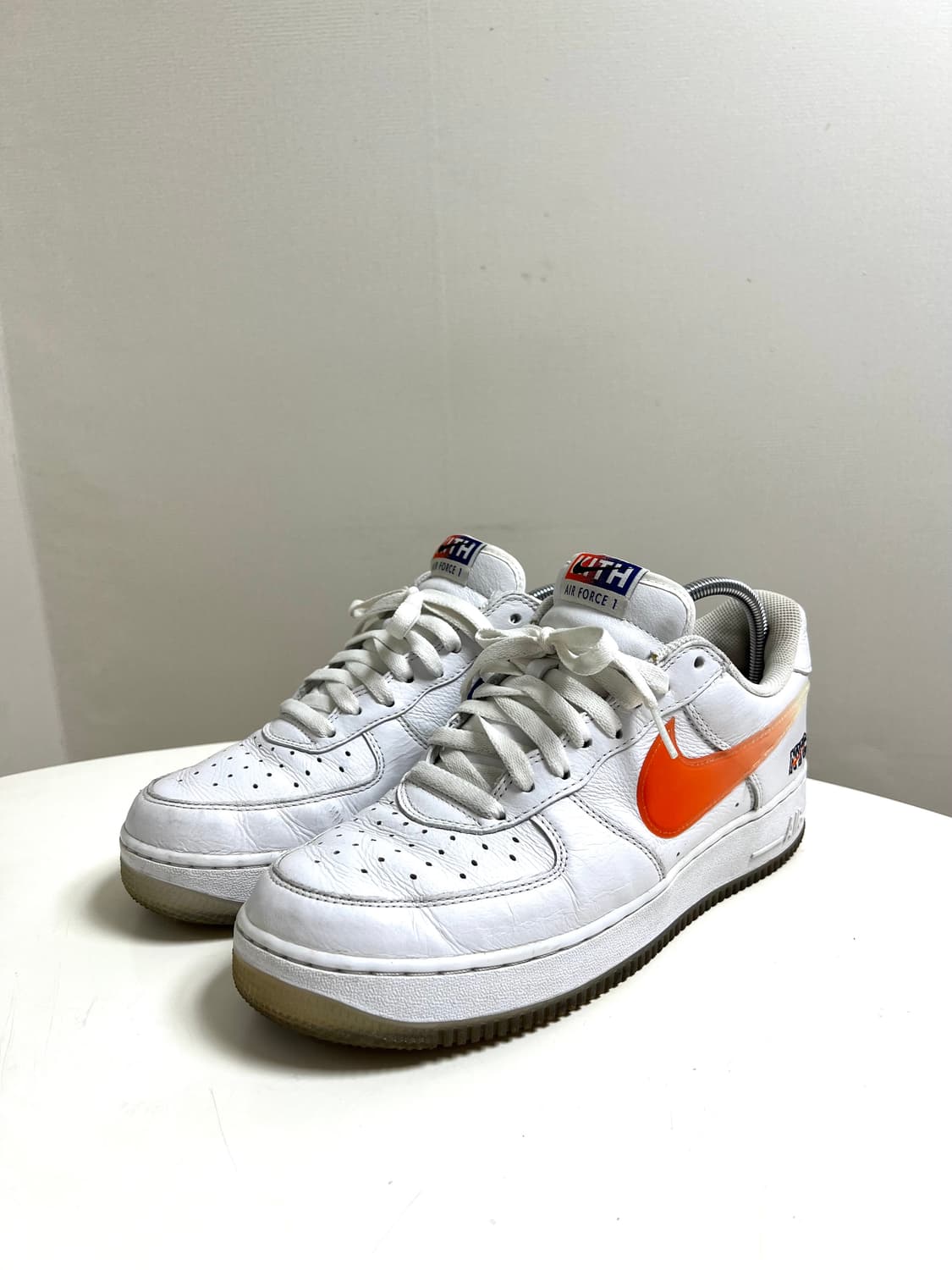 [270] 나이키 x 키스 에어포스 1 로우 NYC 화이트 상품이미지1
