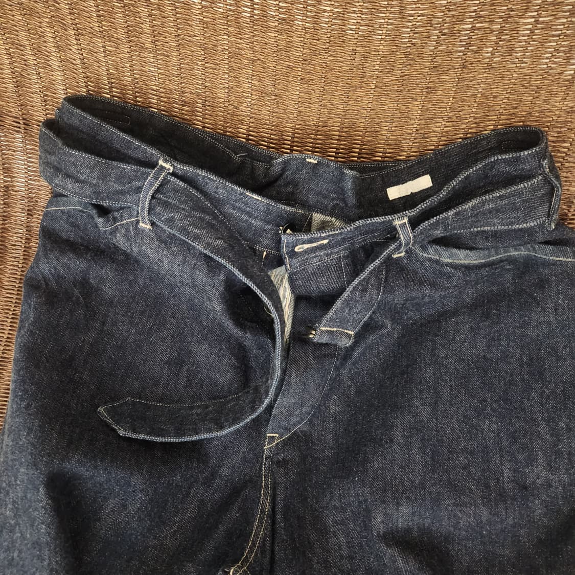 [2] 22SS 코모리 벨티드 데님 네이비 상품이미지2