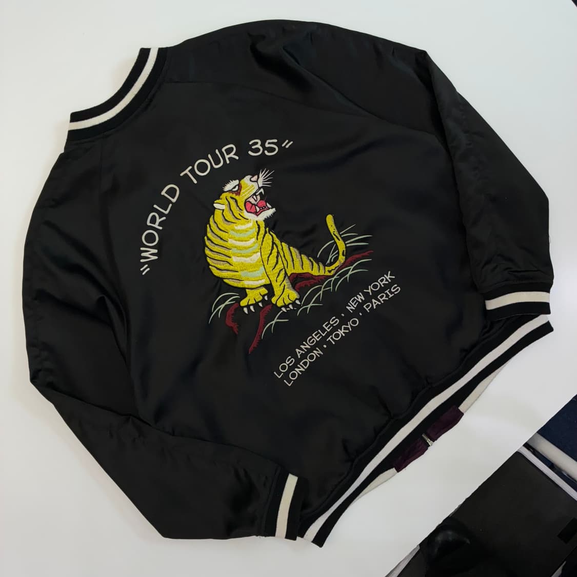 Stussy  스투시 35TH 월드투어 수베니아 타이거 리버시블 스카쟌  상품이미지2