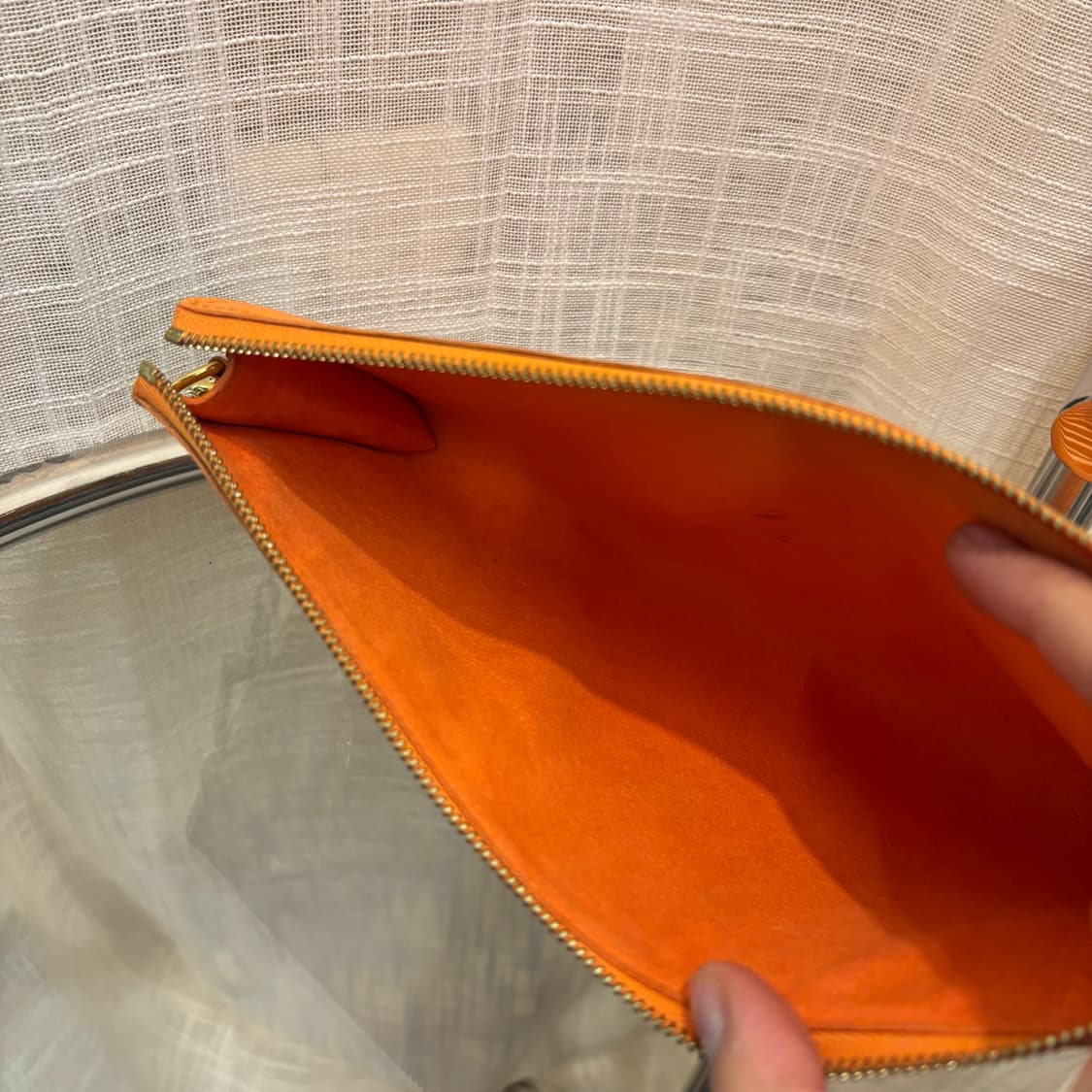 정품 루이비통 에삐 포쉐트 악세수아 파우치 숄더백     상품이미지9