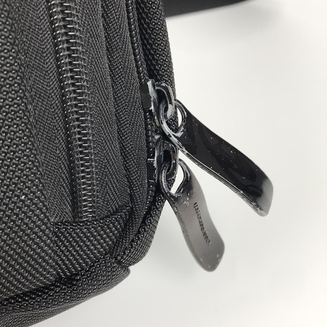 만다리나덕 남성 크로스백 가방 상품이미지8