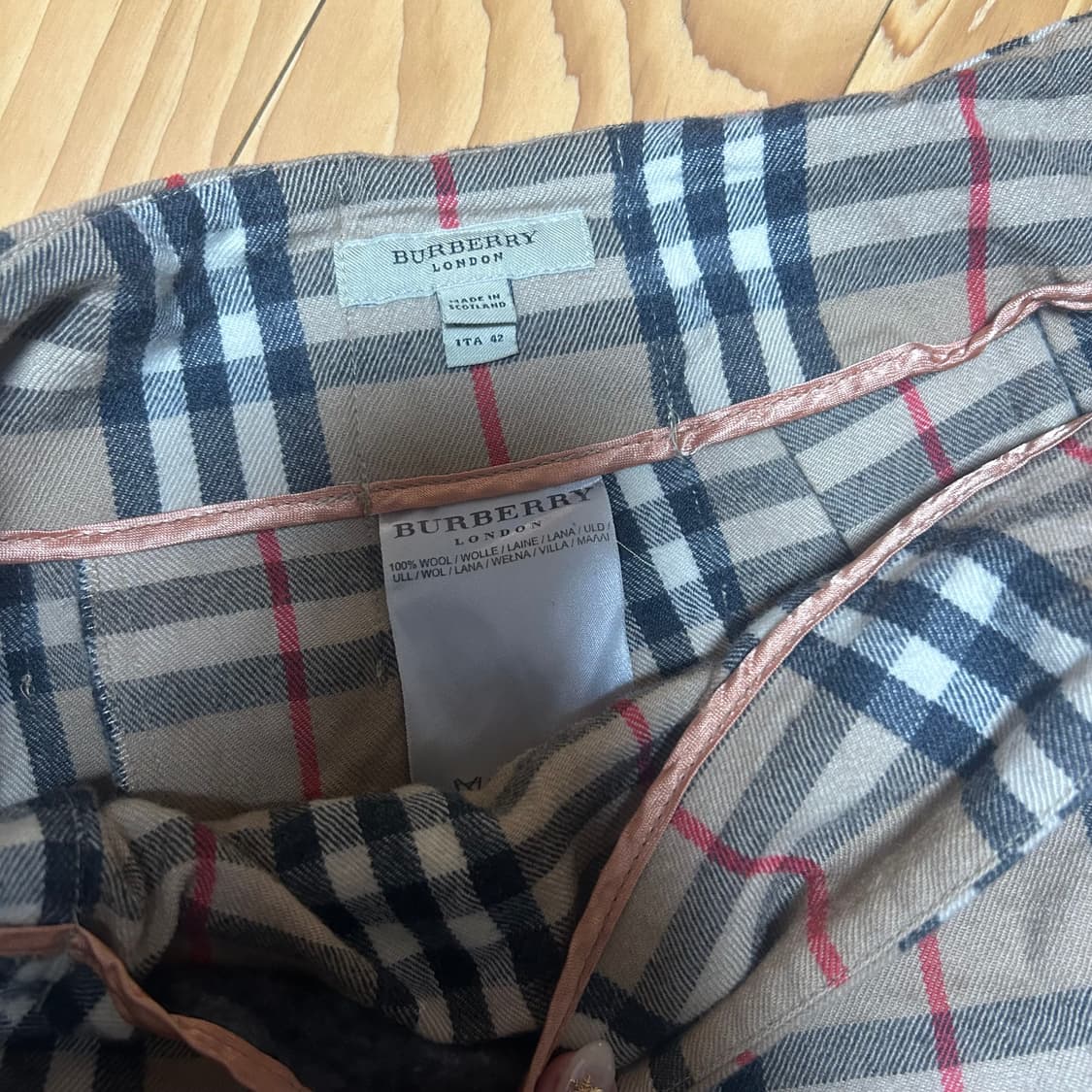 버버리 플리츠 버클 랩 스커트  상품이미지5