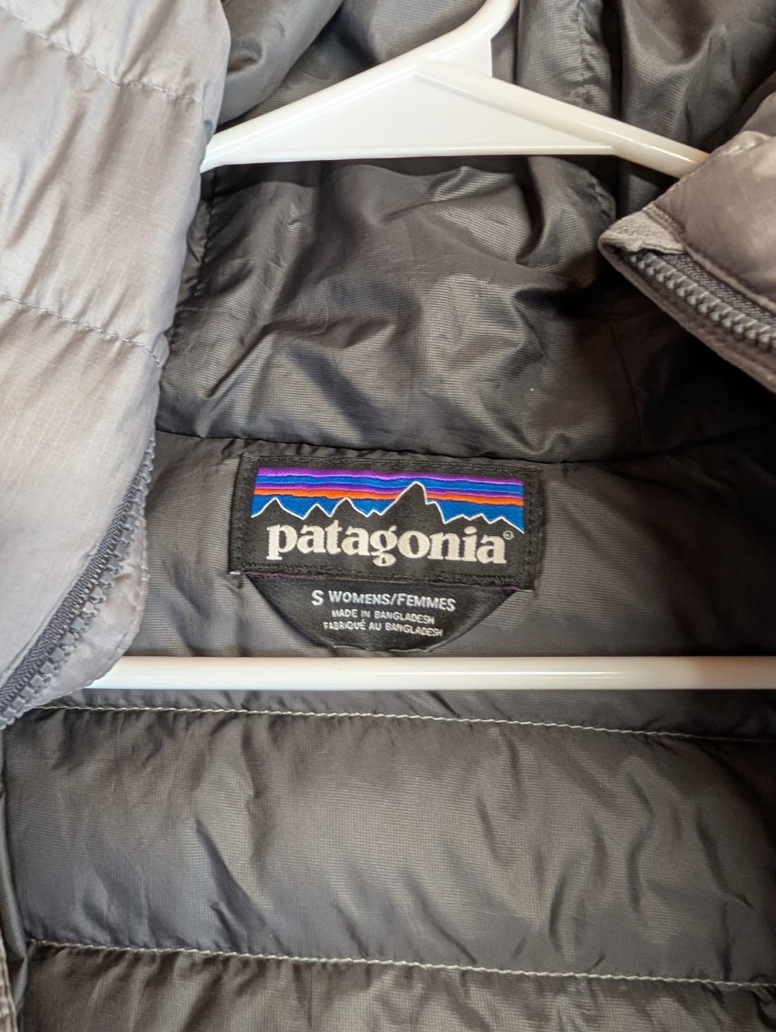 파타고니아 후디 경량패딩 그레이 상품이미지4