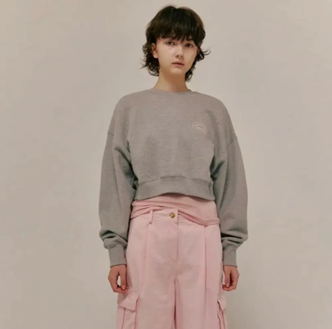 오버듀플레어 크롭 맨투맨 멜란지그레이 상품이미지1