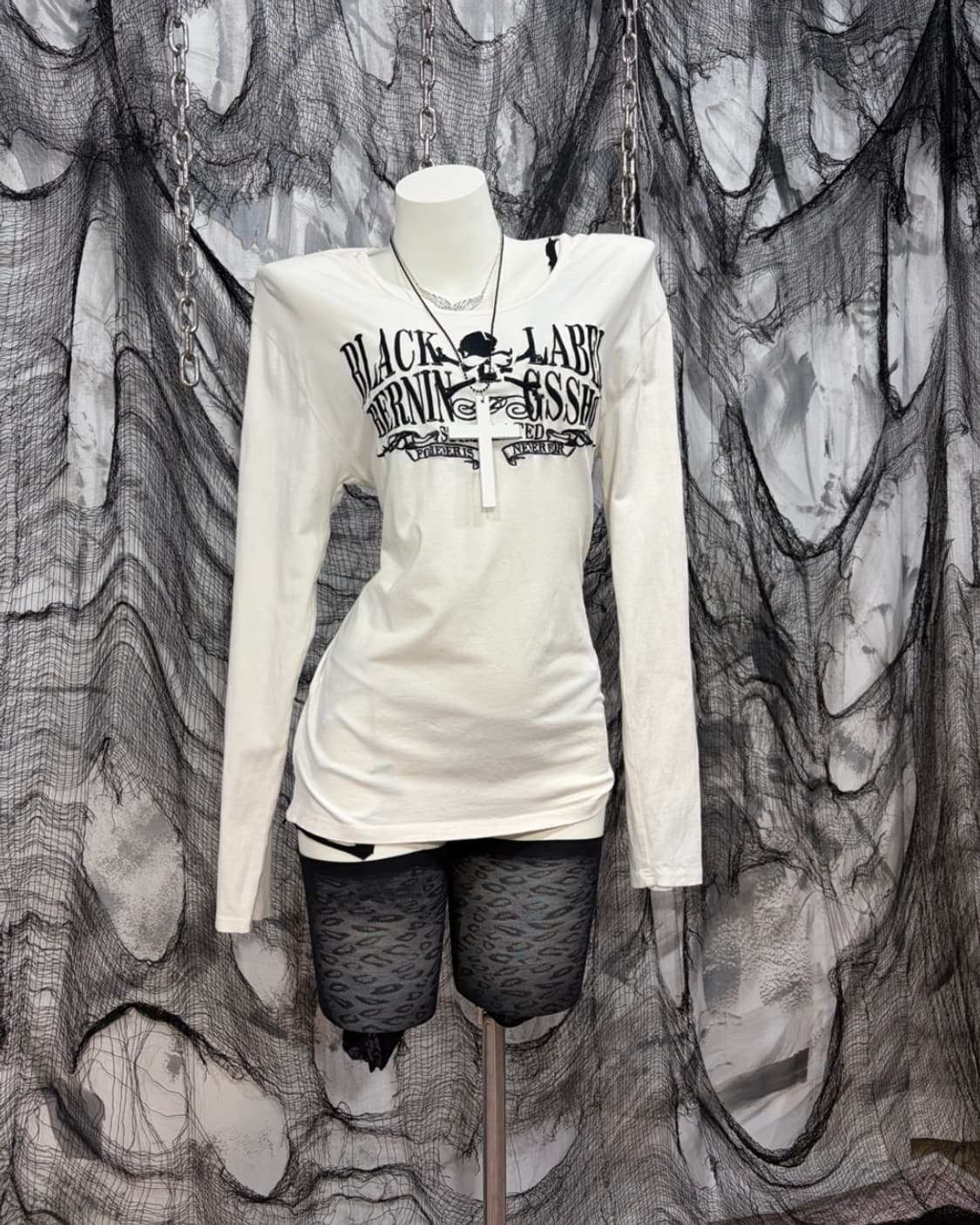 Black Label skull embroidery long sleeve 상품이미지1