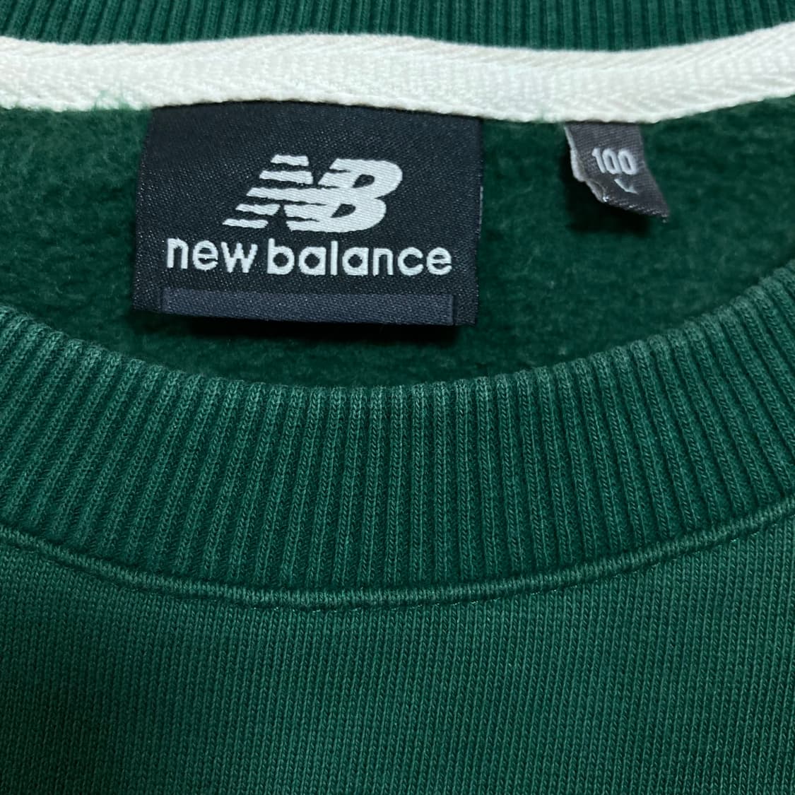 뉴발란스 스펠아웃 그린 맨투맨 상품이미지2