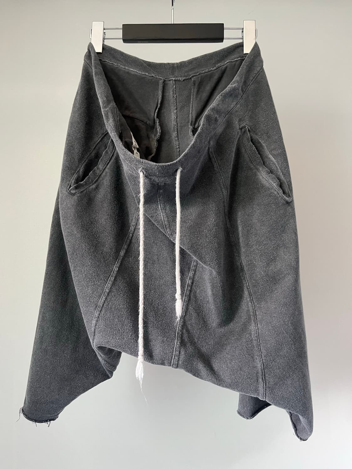 Poeme Bohemien Sarrouel Sweat Shorts  상품이미지1