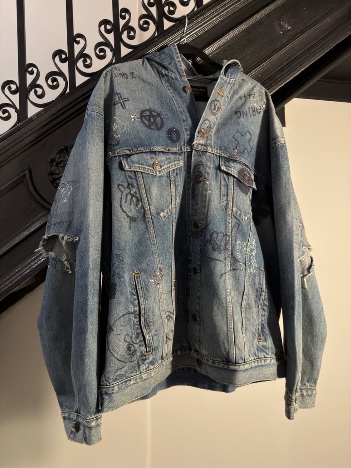 발렌시아가 라인스톤 데님 후드 자켓 1 상품이미지1