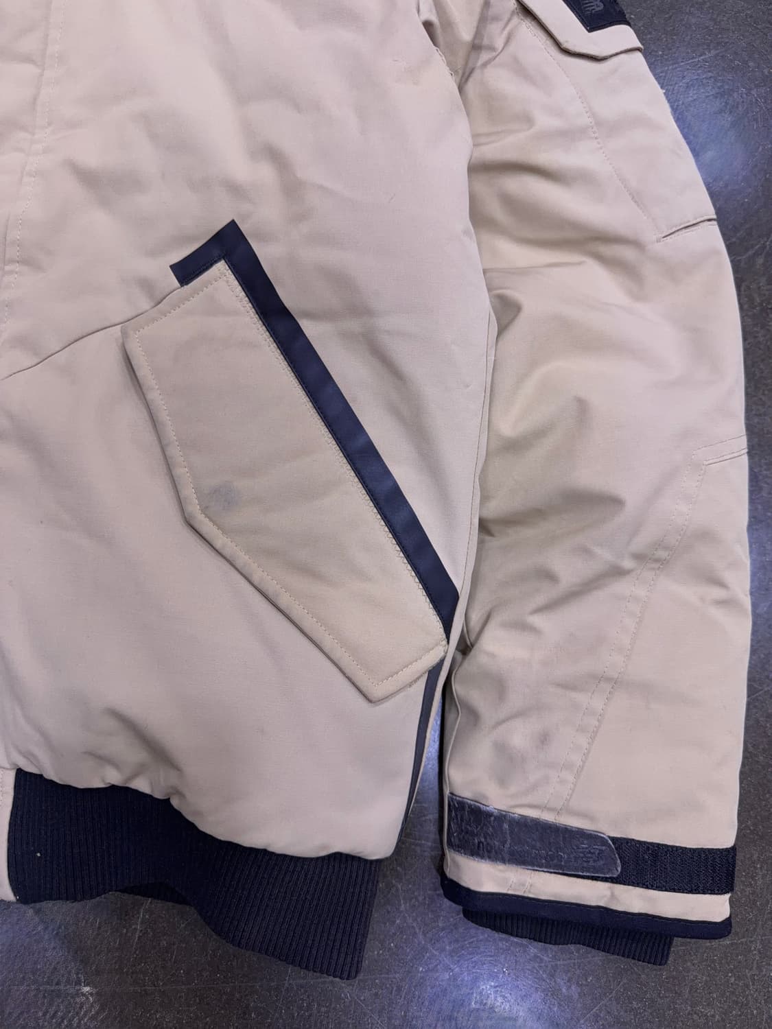 뉴발란스 패트롤 숏패딩 덕다운 패딩점퍼 L 상품이미지4