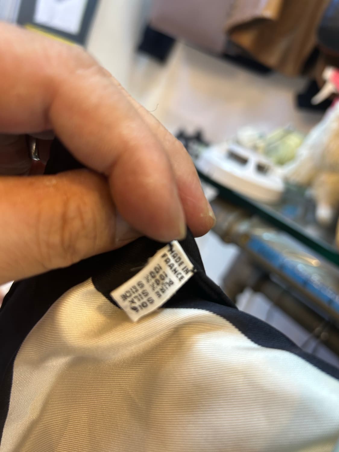 정품 셀린느 실크스카프 팝니다 상품이미지4