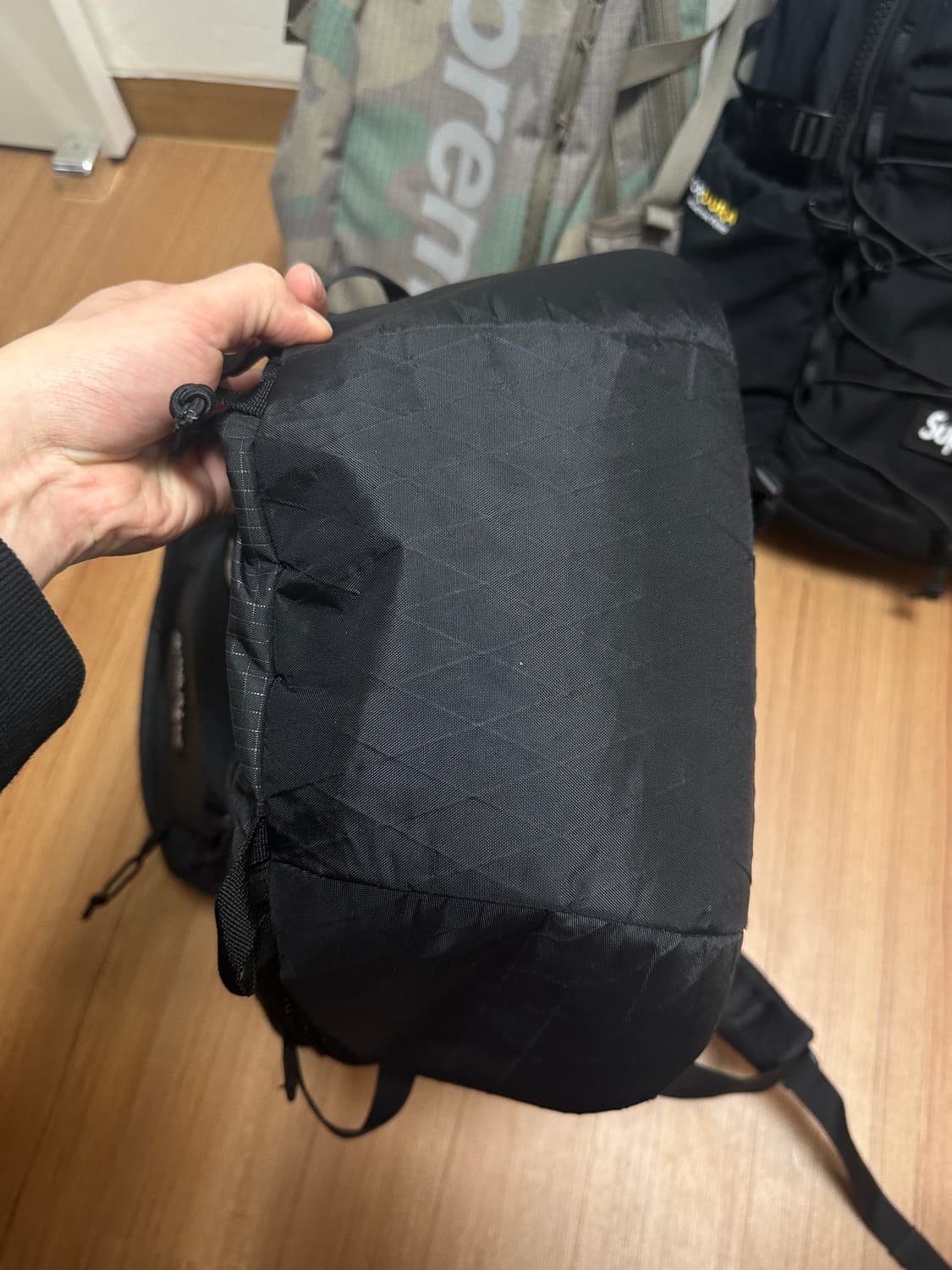 슈프림 23fw 백팩 블랙 최상급 상품이미지4