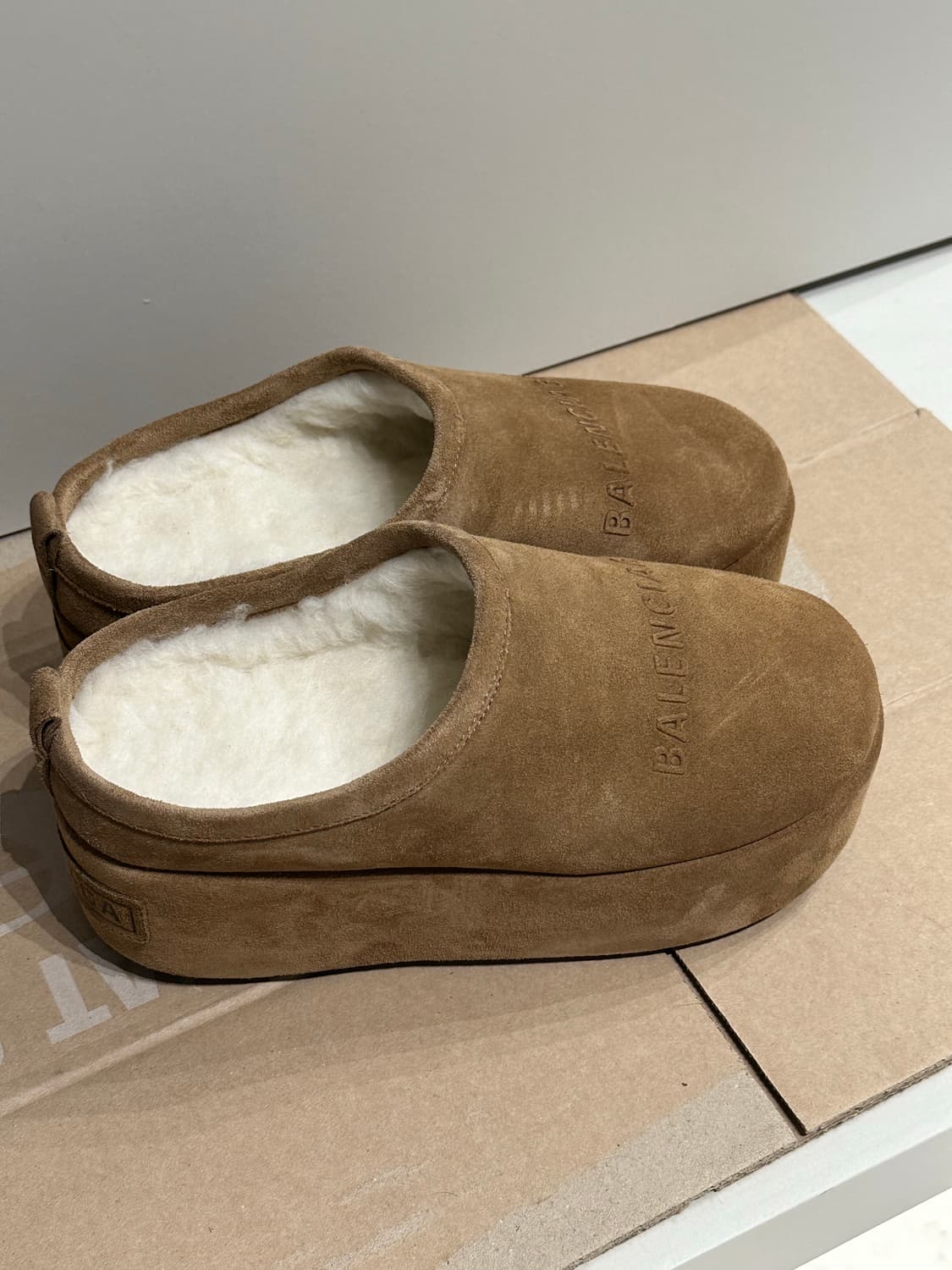 발렌시아가 알래스카 플랫폼 뮬 36사이즈 상품이미지2