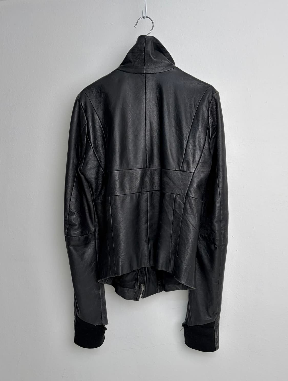 에캄 하이넥 사선 레더 자켓 상품이미지6