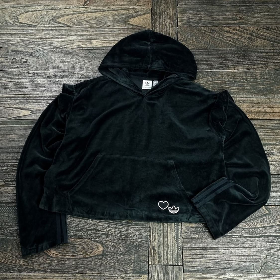 [아디다스] 오버사이즈 크롭 벨벳 후드티 블랙 M17739 상품이미지1