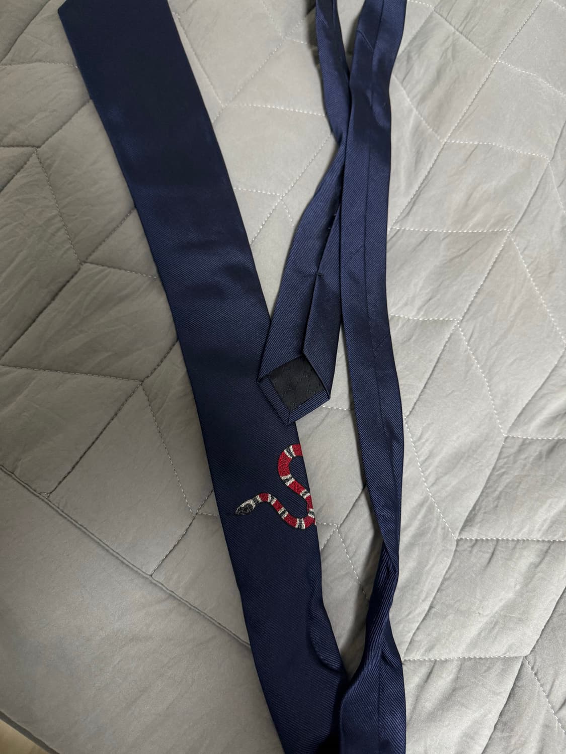 구찌 스네이크 넥타이 상품이미지3